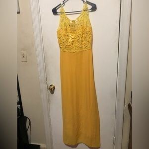 Size large Bright long yellow chiffon dress